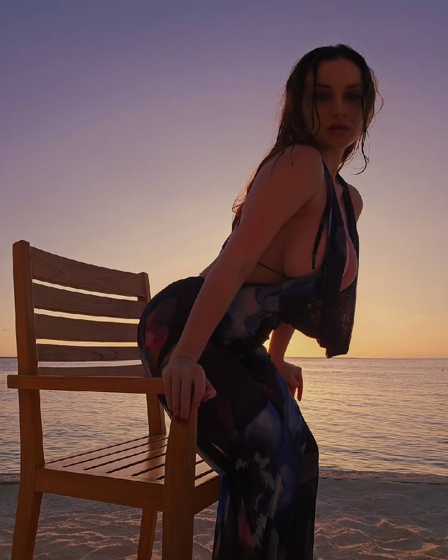 Sexy girl Miranda Faith nude in Yaounde