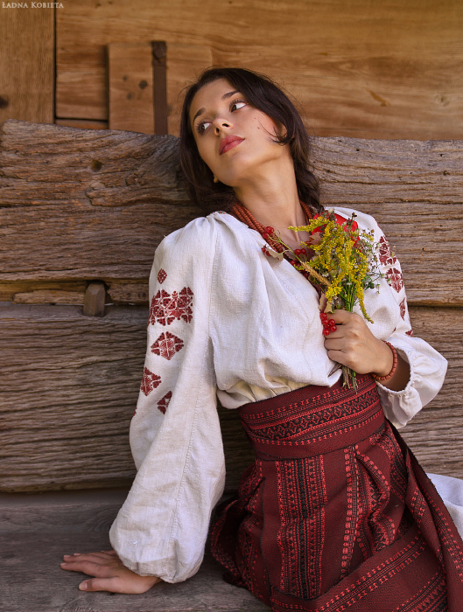 Girls in Slavic costumes in Yaounde