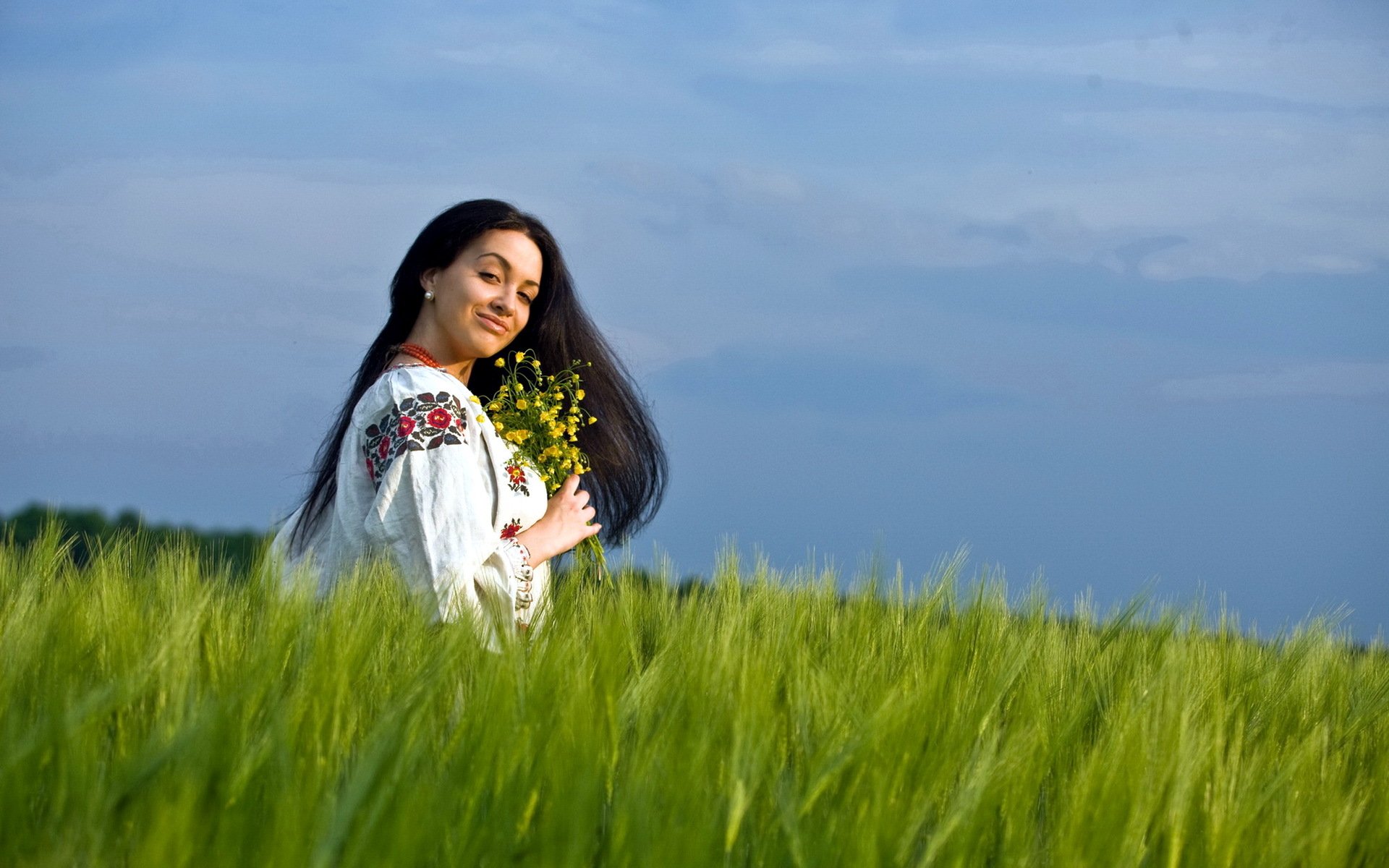 Girls in Slavic costumes in Yaounde